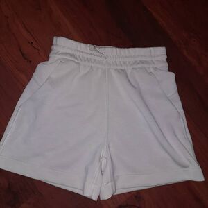 Lululemon Softstreme High Rise Shorts 4"